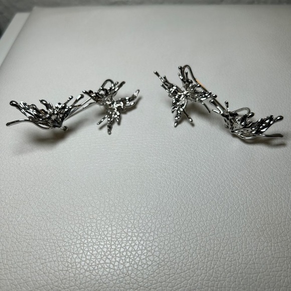 Butterfly Ear‎ Cuff Earrings Silver Tone Crawler Clip On Wrap Earrings - Picture 1 of 5